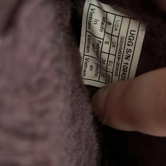 Uggs - Picture 3 of 3